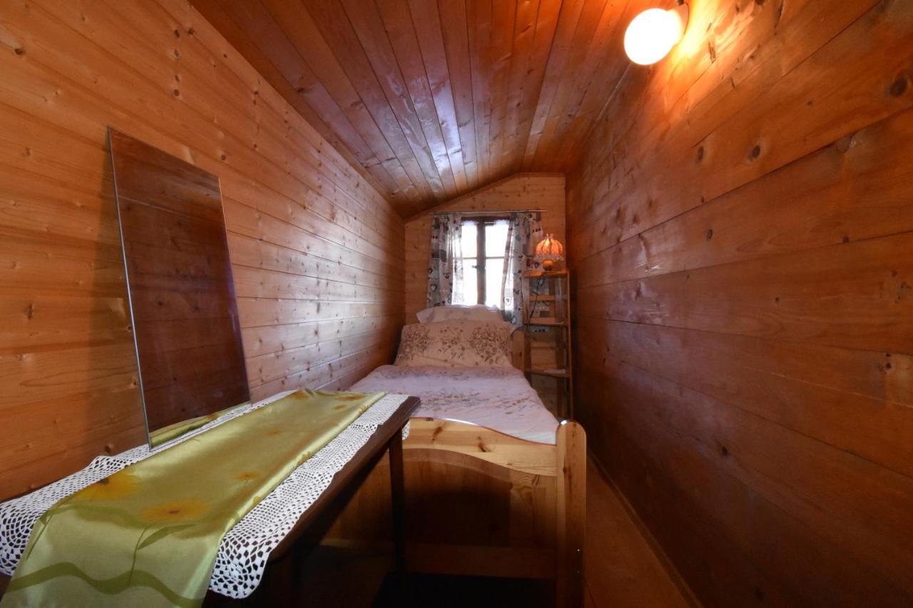 Cosy Chalet In Brig-Glis Apartment ภายนอก รูปภาพ